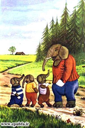 کتاب قصه کودکانه سه بچه فیل - فیل ها به همراه مادرشان در جنگل